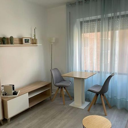 Oasis Plus Sevilla Buitenkant foto